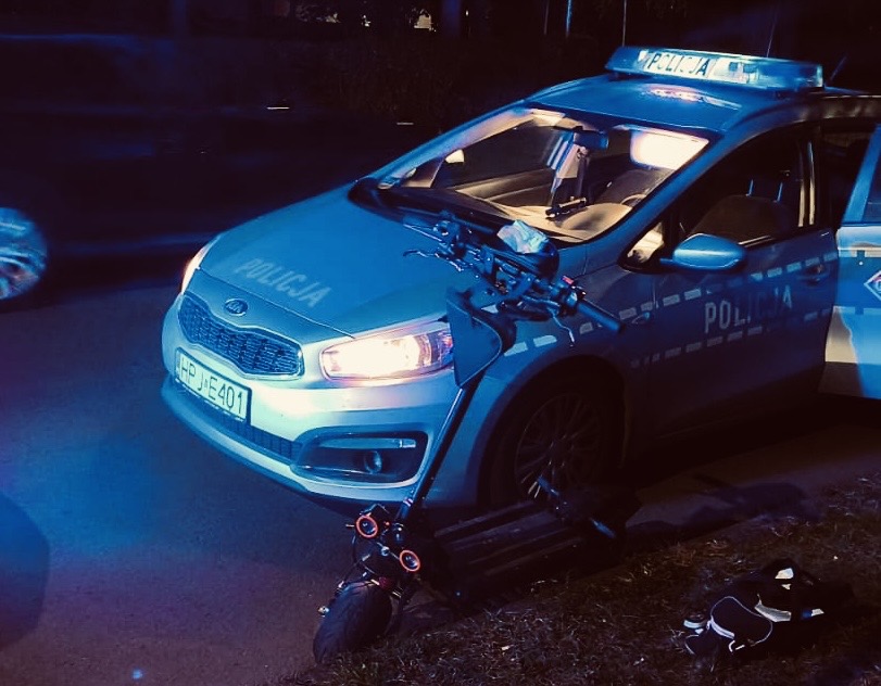 zdjęcie: policyjny radiowóz