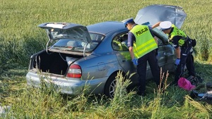 przewozili nielegalny tytoń i wypadli z drogi