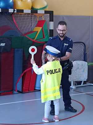 Policjanci na spotkaniach z dziećmi