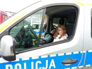 funkcjonariusze na pikniku rodzinnym