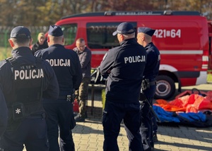funkcjonariusze policji w trakcie ćwiczeń