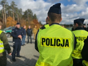 funkcjonariusze policji w trakcie ćwiczeń