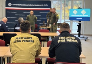 Funkcjonariusze w trakcie szkolenia