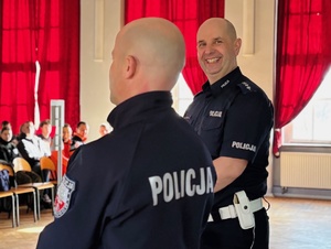 Funkcjonariusze w trakcie uroczystego rozpoczęcie kampanii