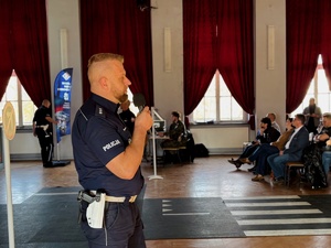 Funkcjonariusze w trakcie uroczystego rozpoczęcie kampanii