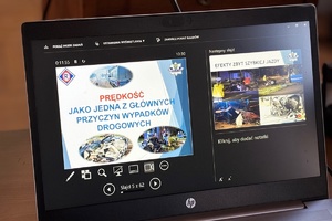 Funkcjonariusze w trakcie uroczystego rozpoczęcie kampanii