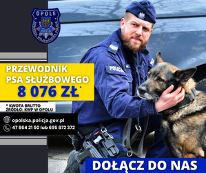 Zdjęcie przedstawia planszę z zarobkami policjantów.